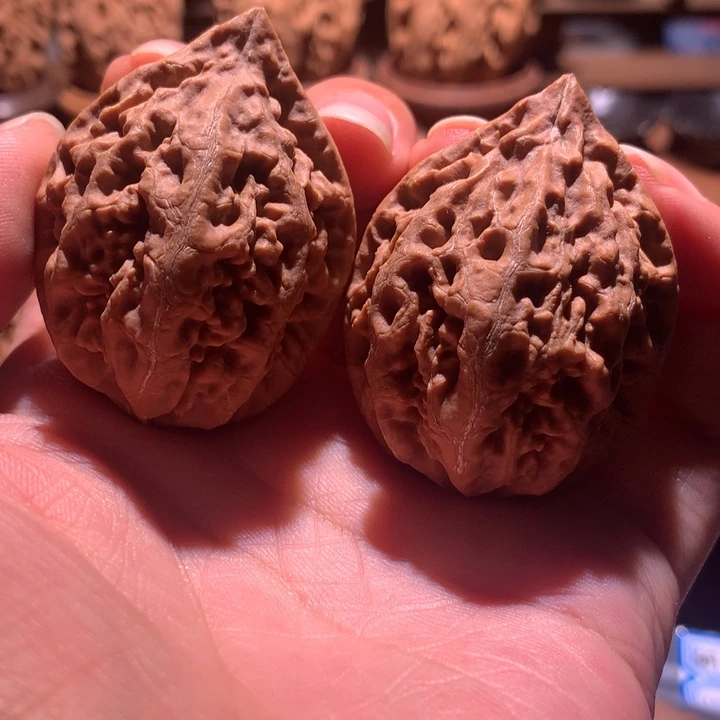 文玩核桃吊坠楸玥核19