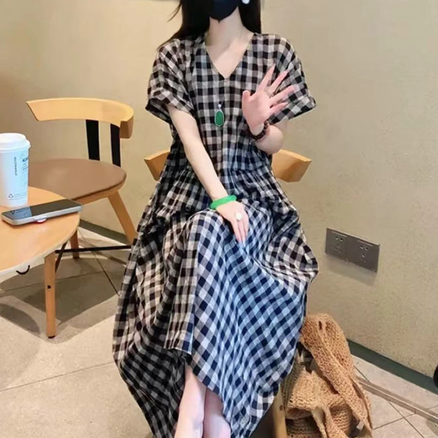 高级感时尚气质格子V领衬衫裙2025夏季新款法式收腰飞飞袖连衣裙