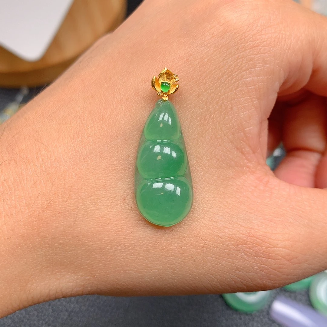 吊坠(赠链)18K金镶嵌翡翠?*?