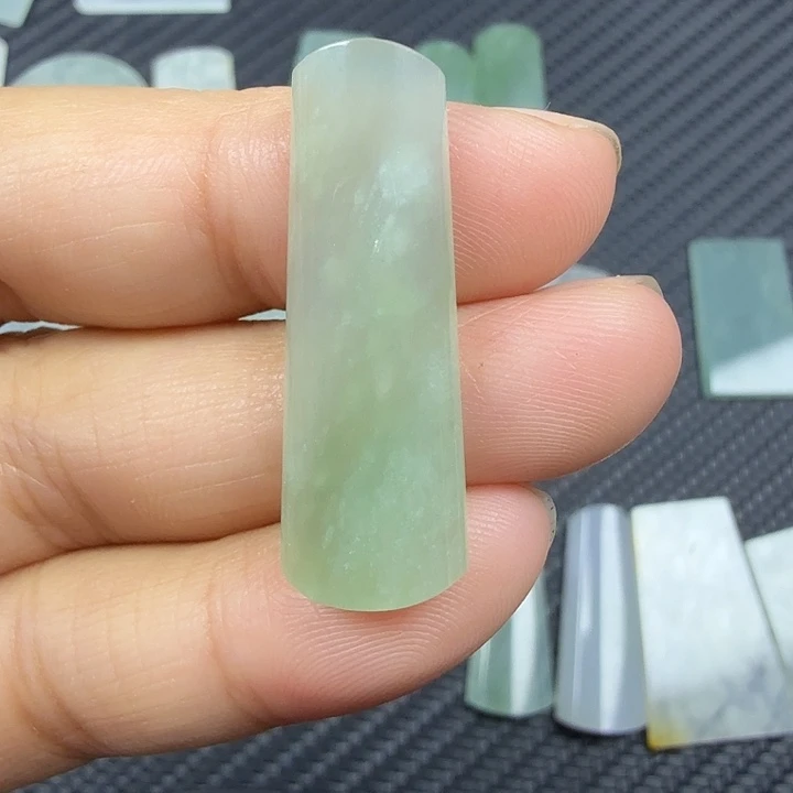 翡翠未镶嵌颈饰天然缅甸A货翡翠