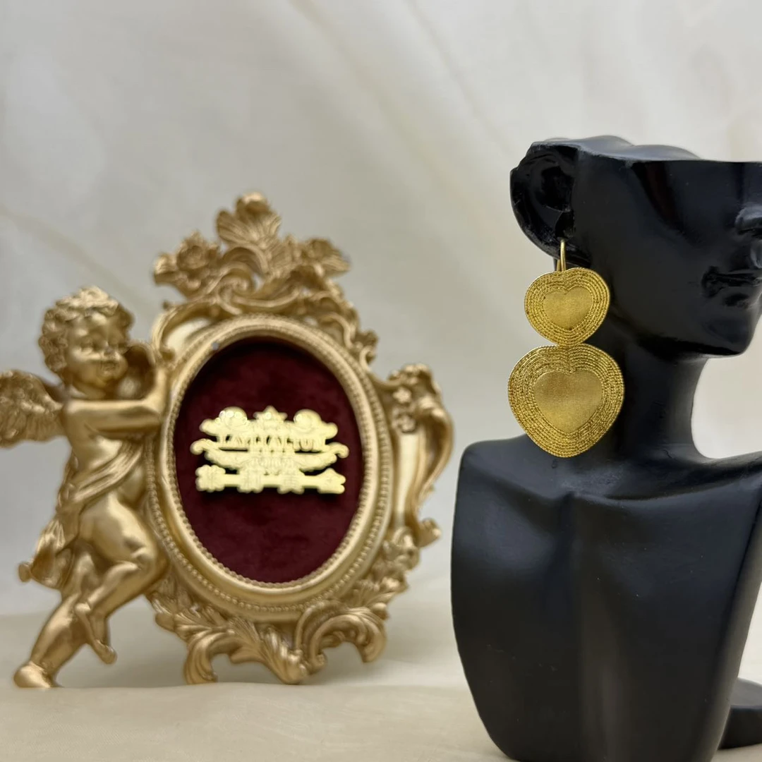 c播 10.59g 足金999 耳饰d