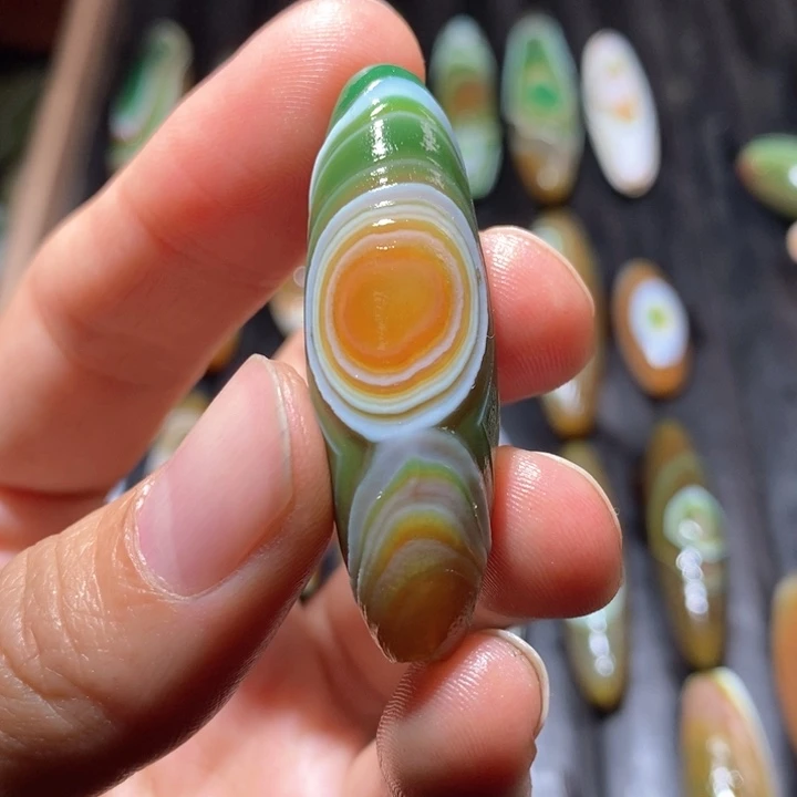 玛瑙/玉髓颈饰未镶嵌快****?