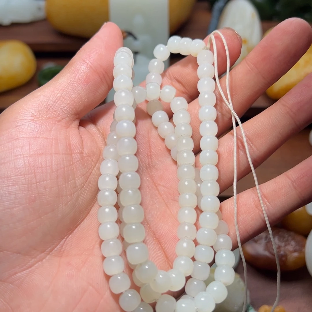 辰***辰和田玉未镶嵌颈饰