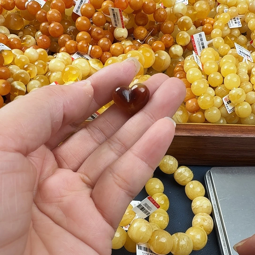琥珀未镶嵌珠宝奇石