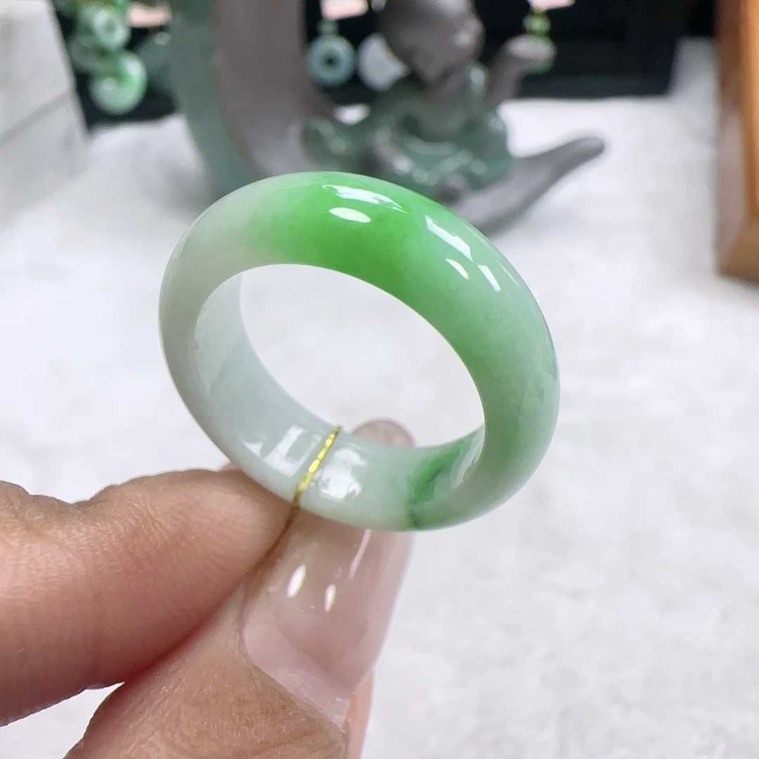 缅甸纯天然A货翡翠飘阳绿16号圈口戒指 内径18*6.7*3.5 A3743