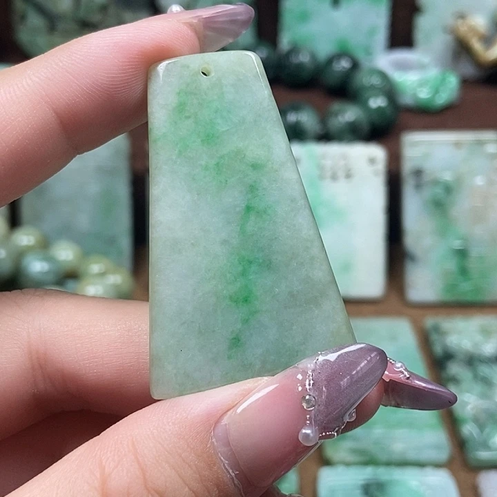 翡翠未镶嵌颈饰00000000000