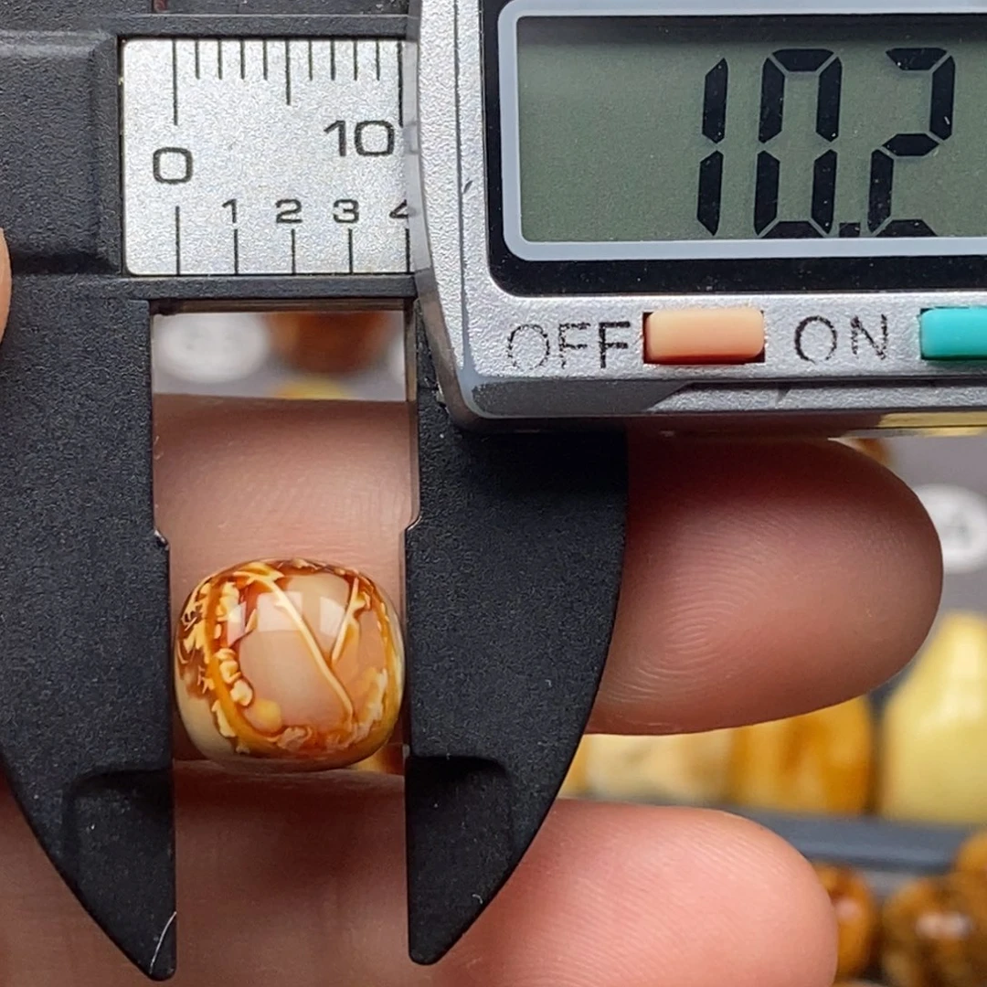 裸石琥珀未镶嵌老型