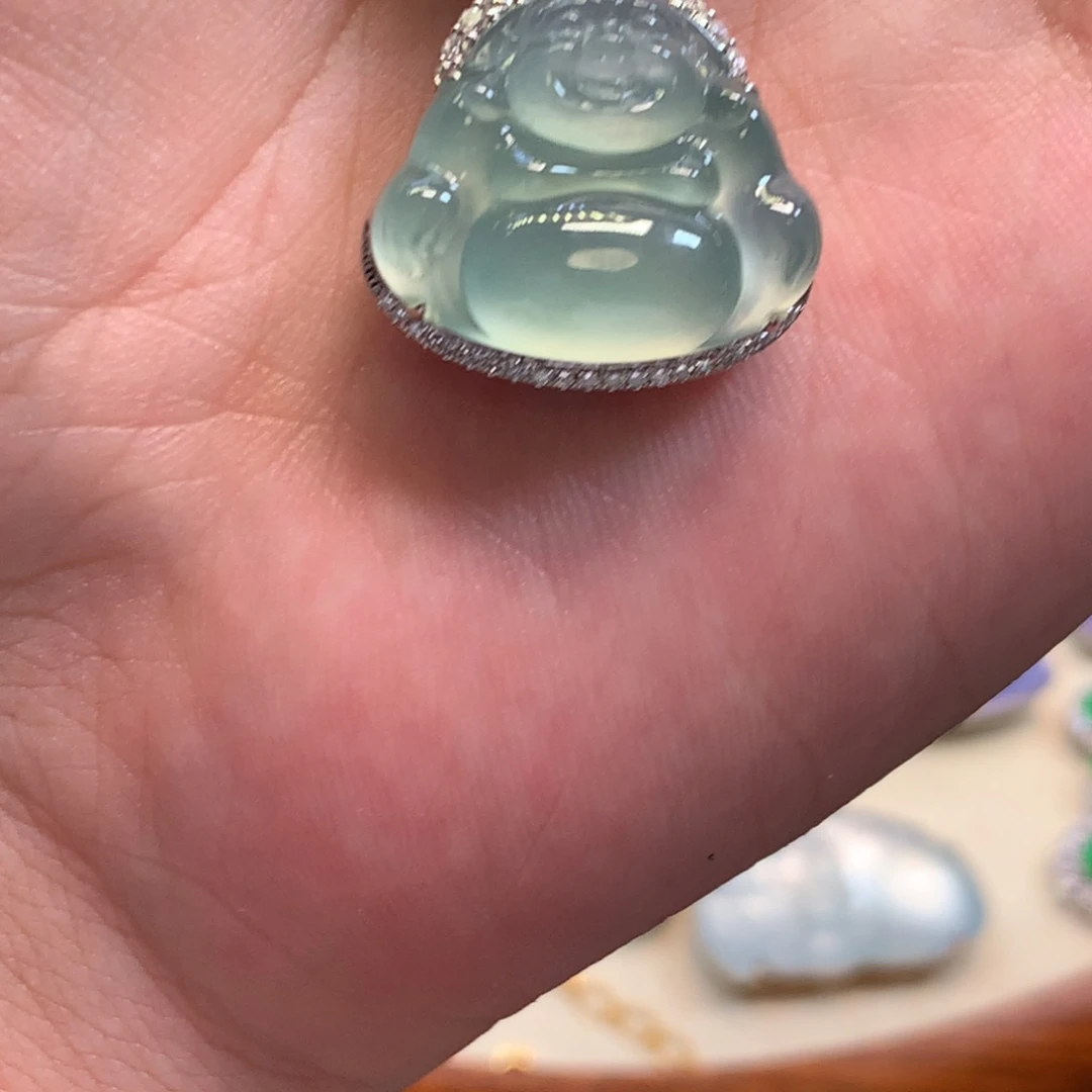 翡翠18K金镶嵌颈饰湖水绿佛公