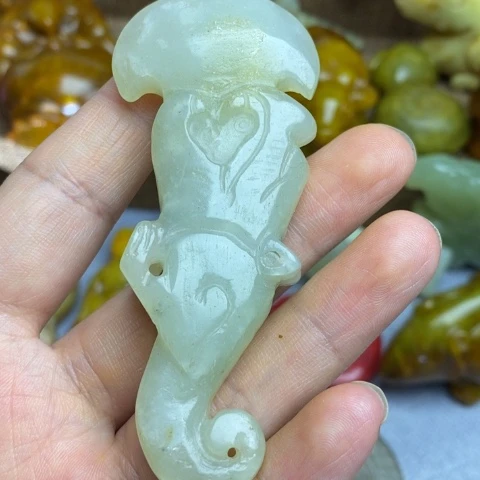 蛇纹石玉未镶嵌颈饰88