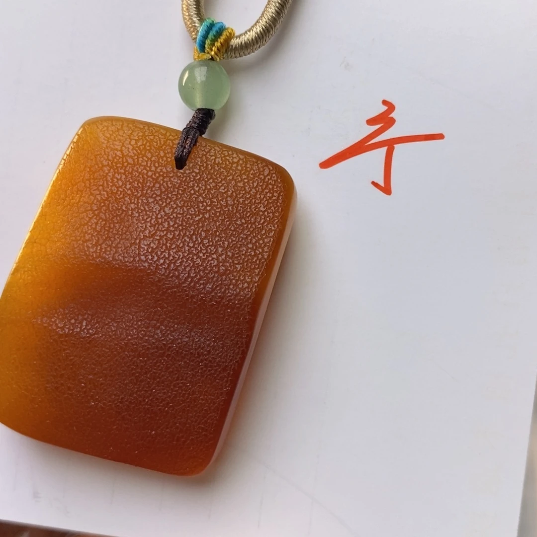 未镶嵌琥珀珠宝奇石