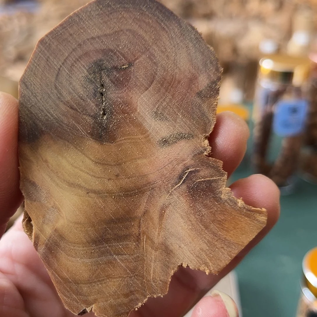 檀香木其他老山檀木片23.8克0.7厚度