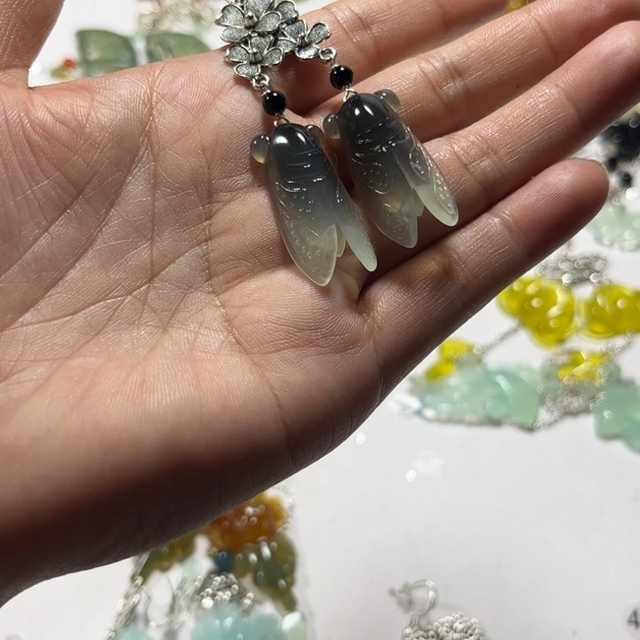 蛇纹石玉合金耳饰