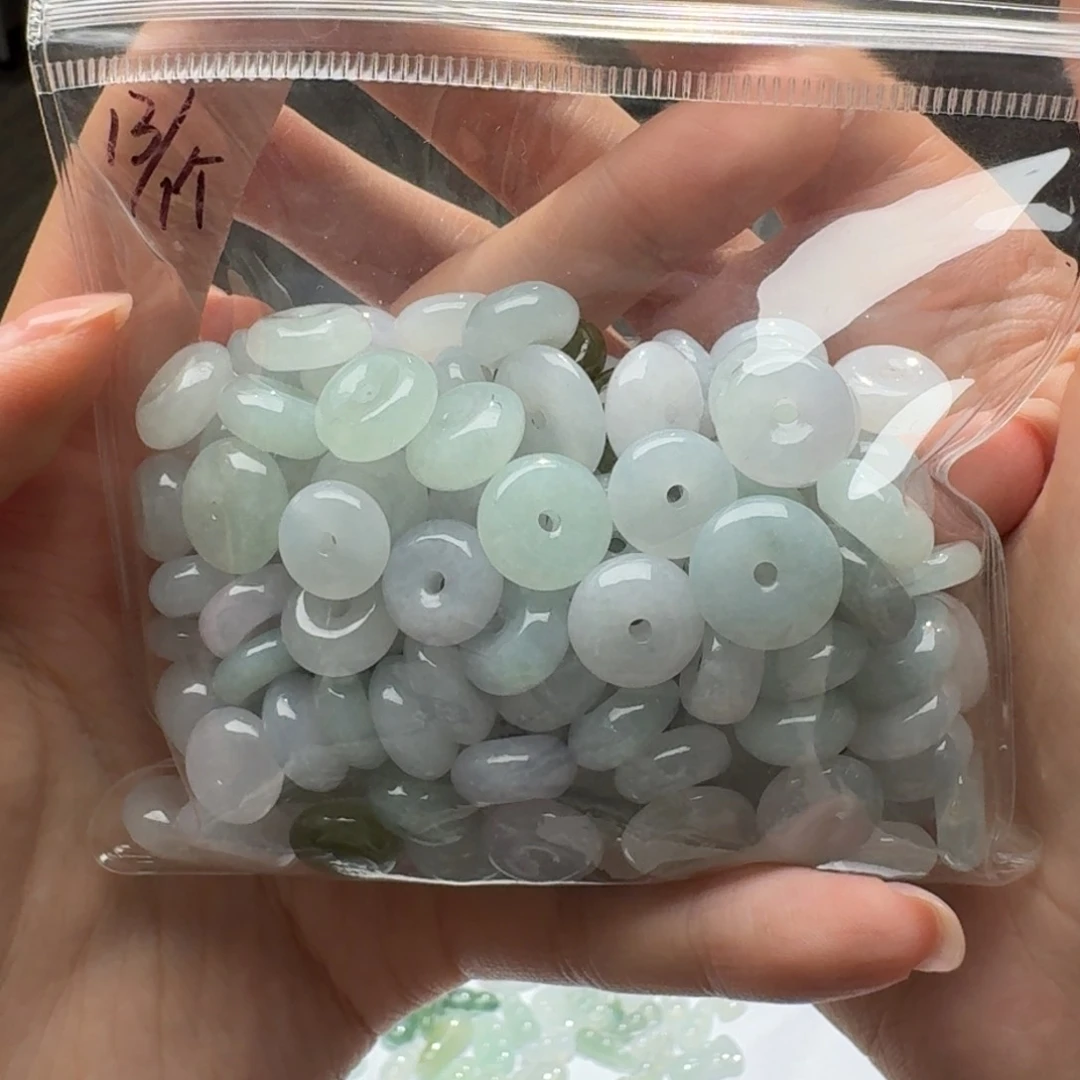 未镶嵌挂件翡翠福利1个，不包邮，拍邮费发货