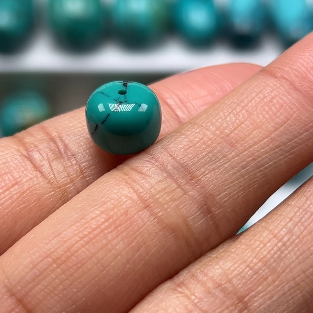 撇***生绿松石未镶嵌珠宝奇石