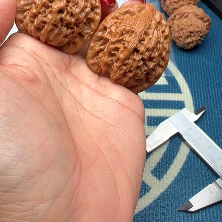 吊坠桃核文玩金公子