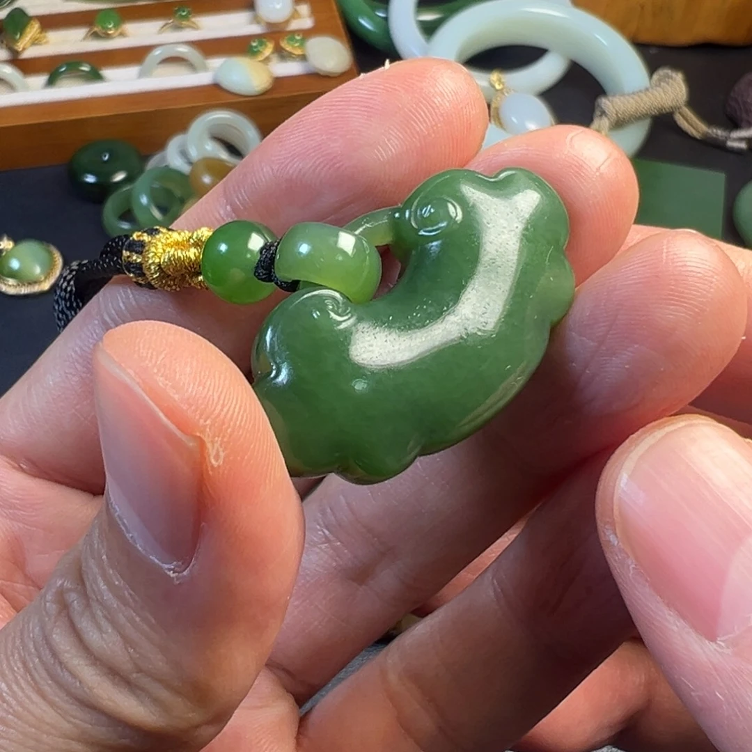 和田玉（糖玉）未镶嵌颈饰