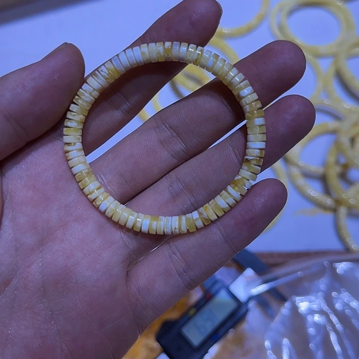 手链琥珀未镶嵌山****?蜜蜡