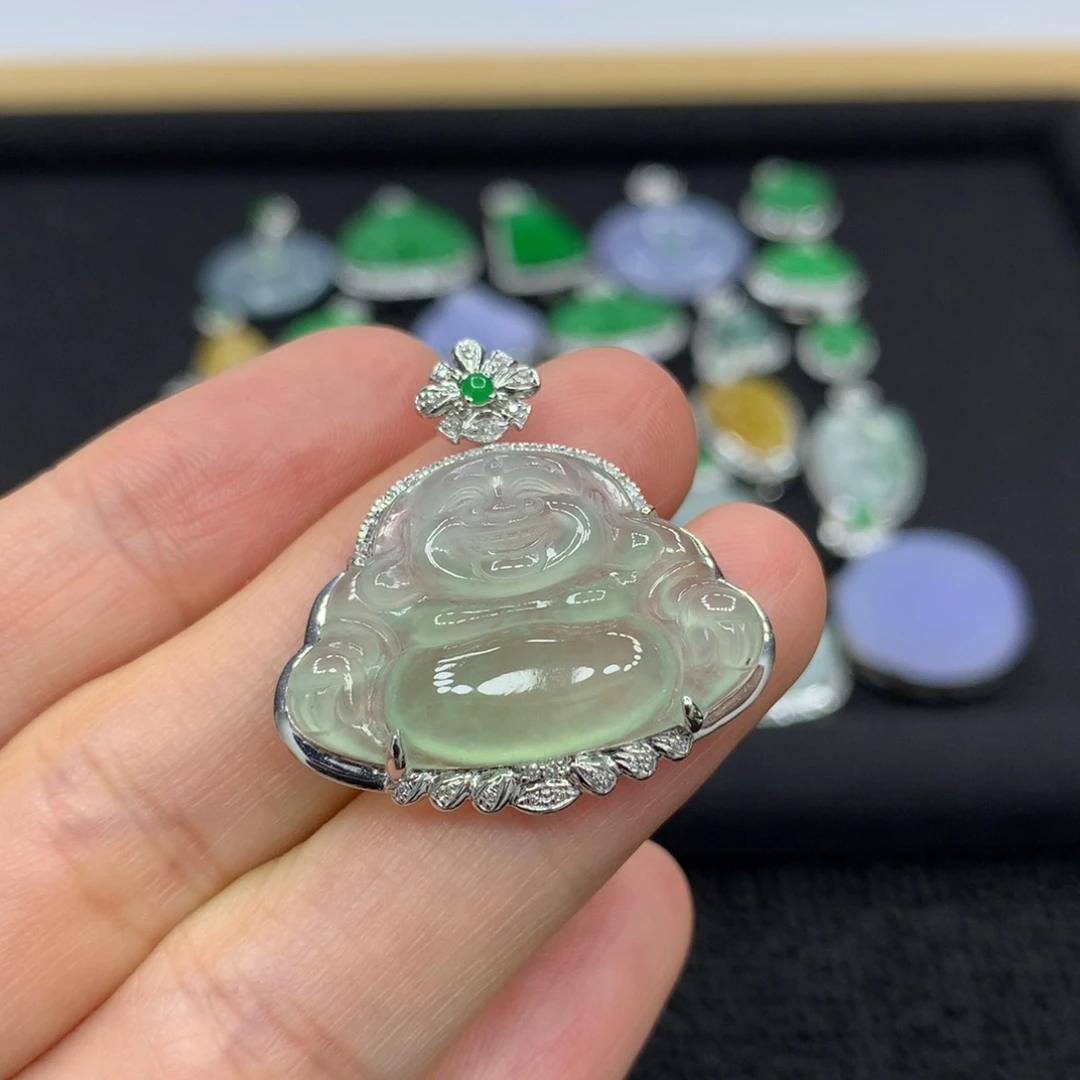 翡翠18K金镶嵌颈饰佛公