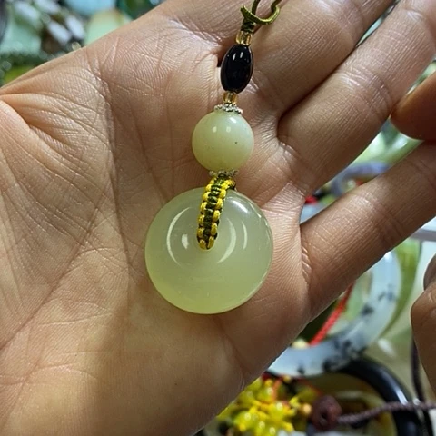 岫玉手机挂件未镶嵌多样性发货