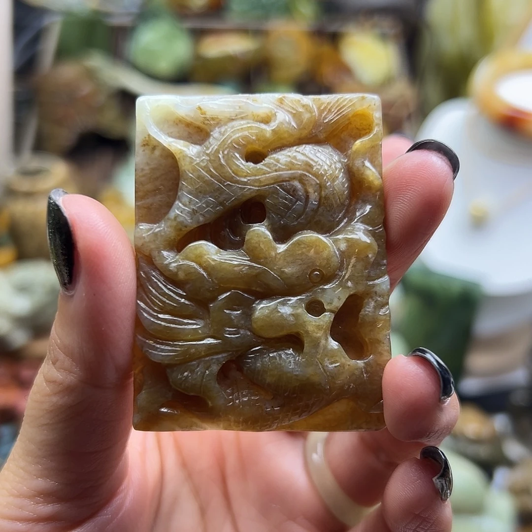 颈饰未镶嵌岫岩老玉（透闪石质玉）老玉糖龙牌
