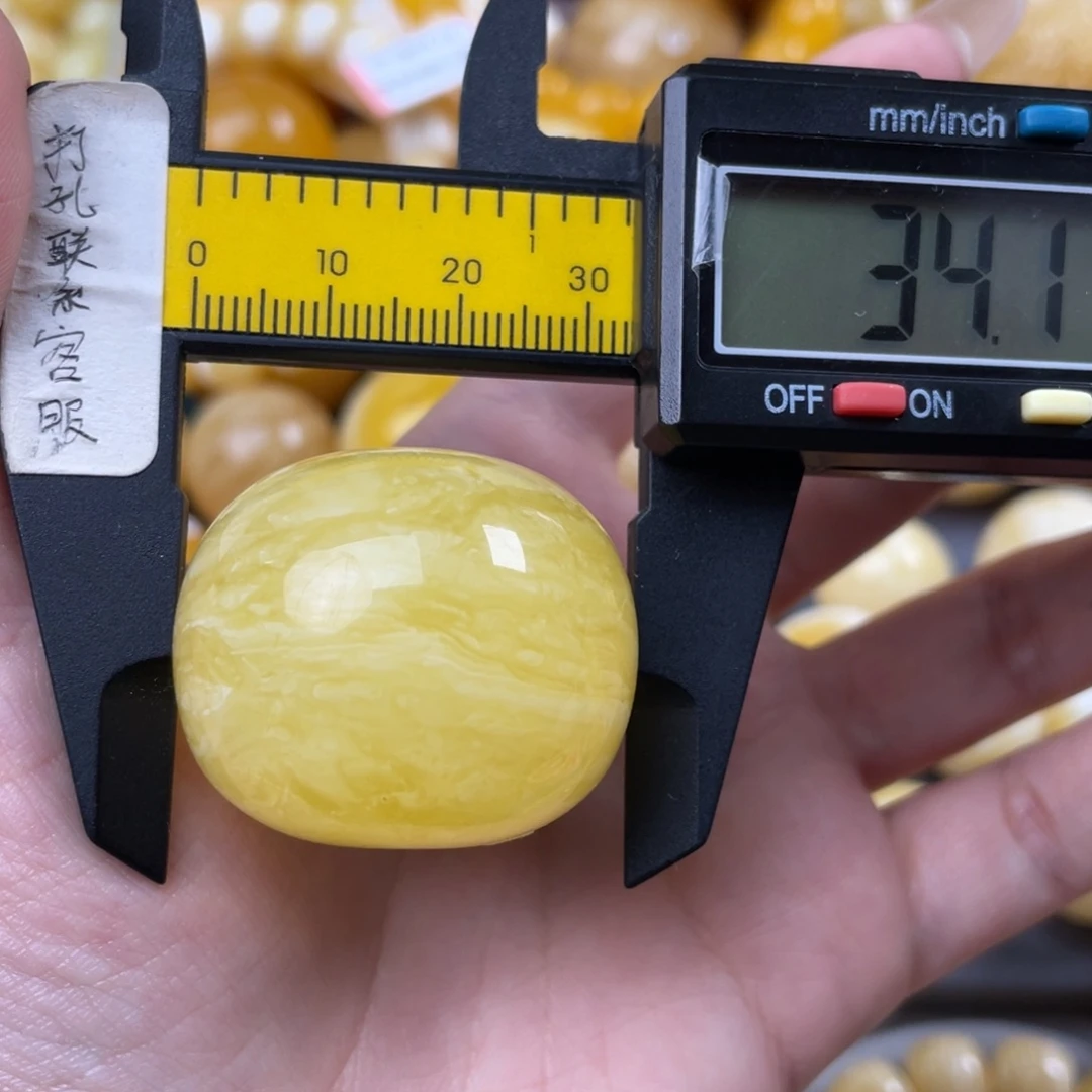 长****蜜蜡未镶嵌珠宝奇石