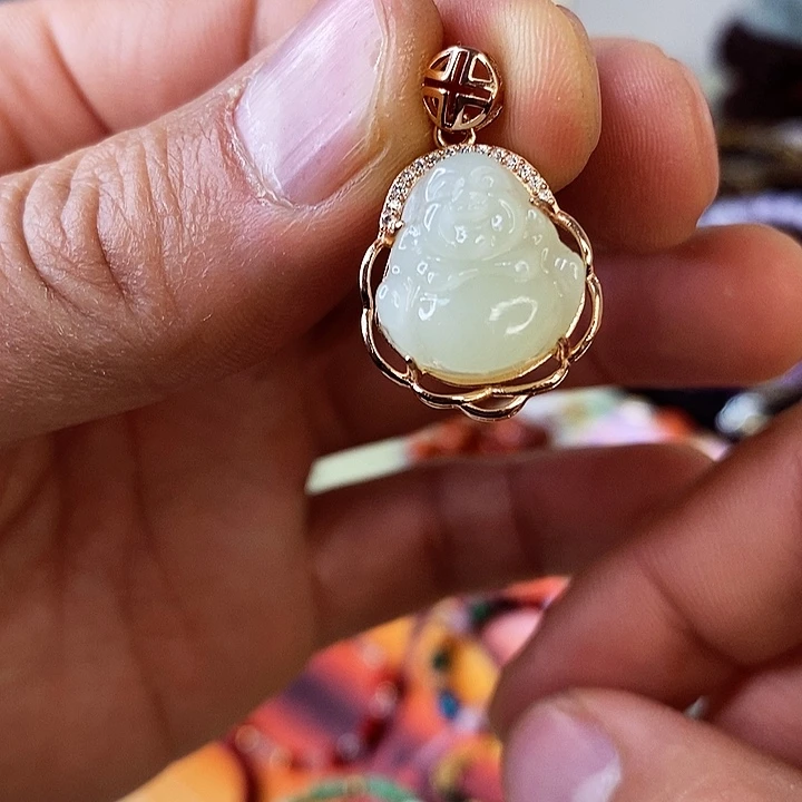 翡翠颈饰未镶嵌吊坠