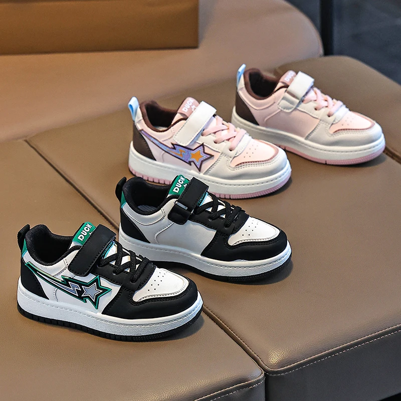 小黄鸭透气男女童鞋子春季新款儿童运动鞋防水皮面学生男孩休闲鞋