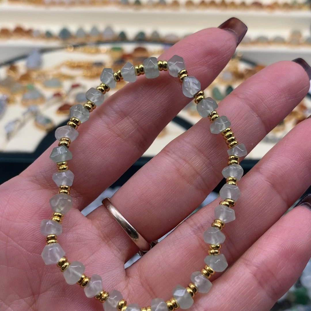 翡翠散珠随型手串