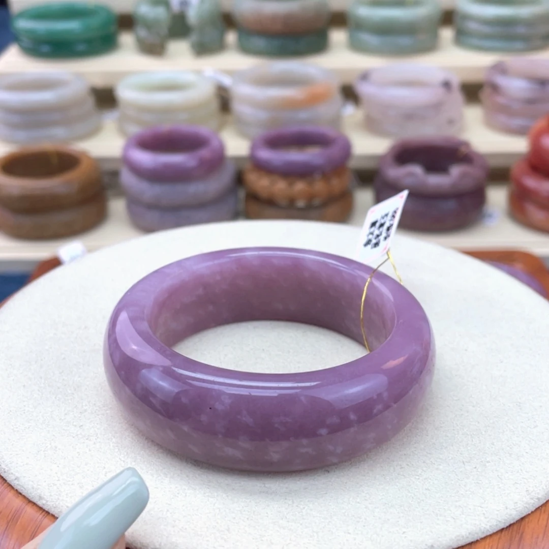 【闪购商品】石英质玉手镯未镶嵌小*使