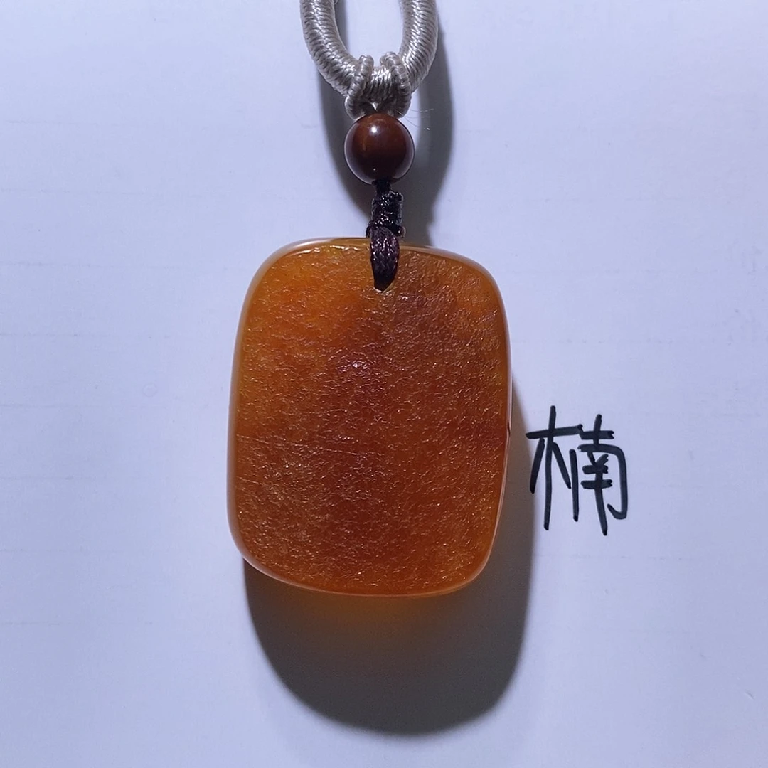 未镶嵌琥珀珠宝奇石