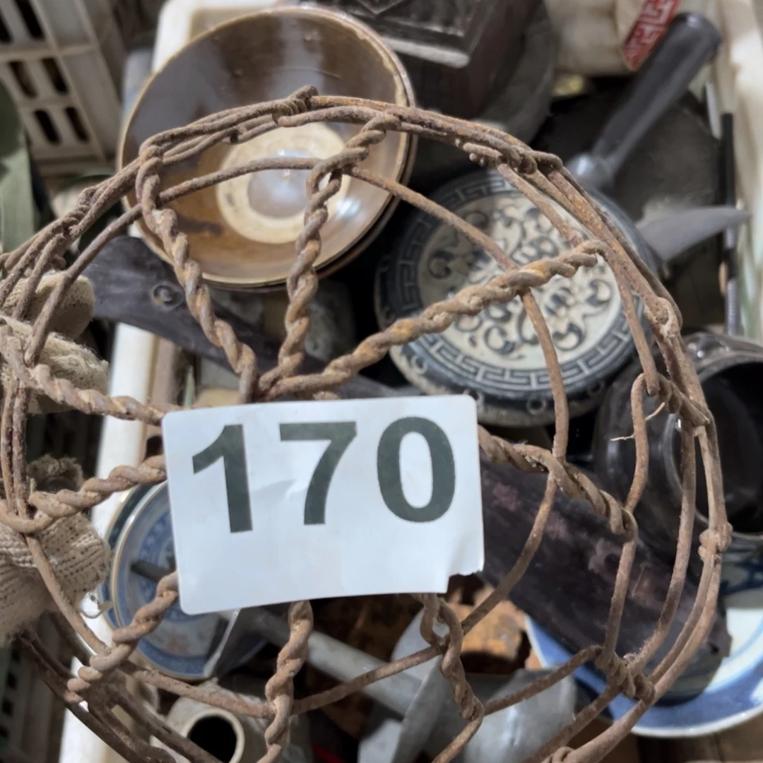 星***星一物一图，工艺品。