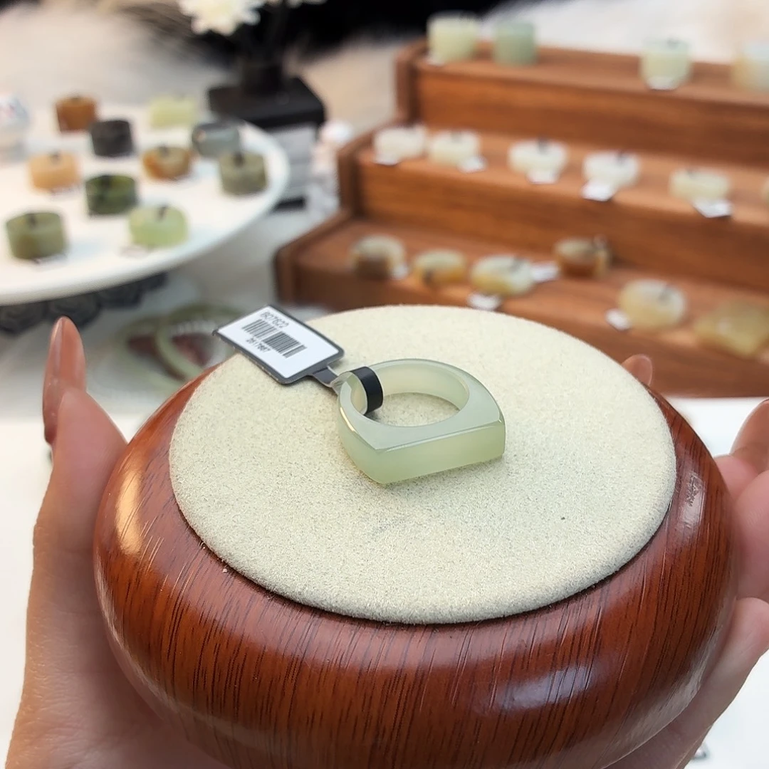 和田玉未镶嵌戒指浅水马鞍17.16j889