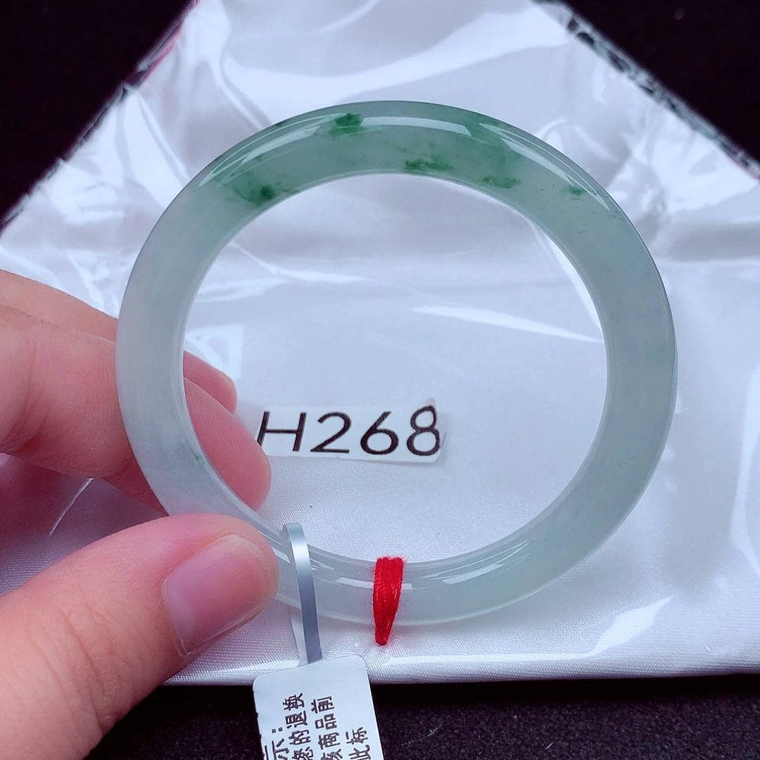 翡翠手镯未镶嵌天然缅甸