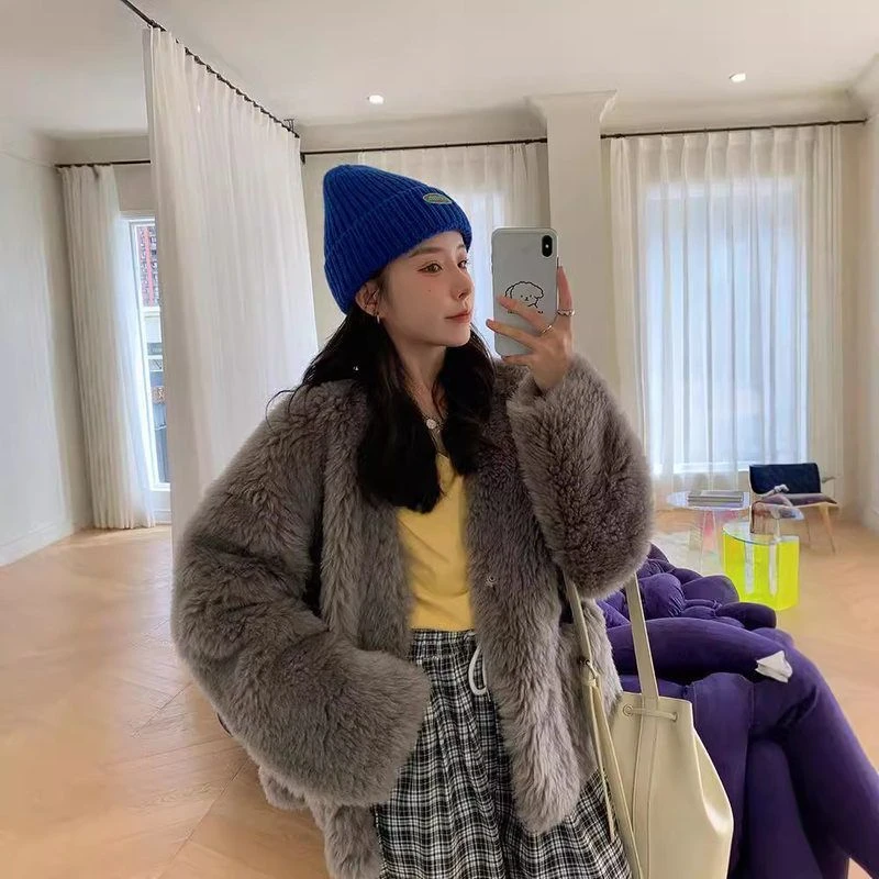 托斯卡纳25秋冬新款羊羔毛皮毛一体大衣羊剪绒V领短款皮草外套女