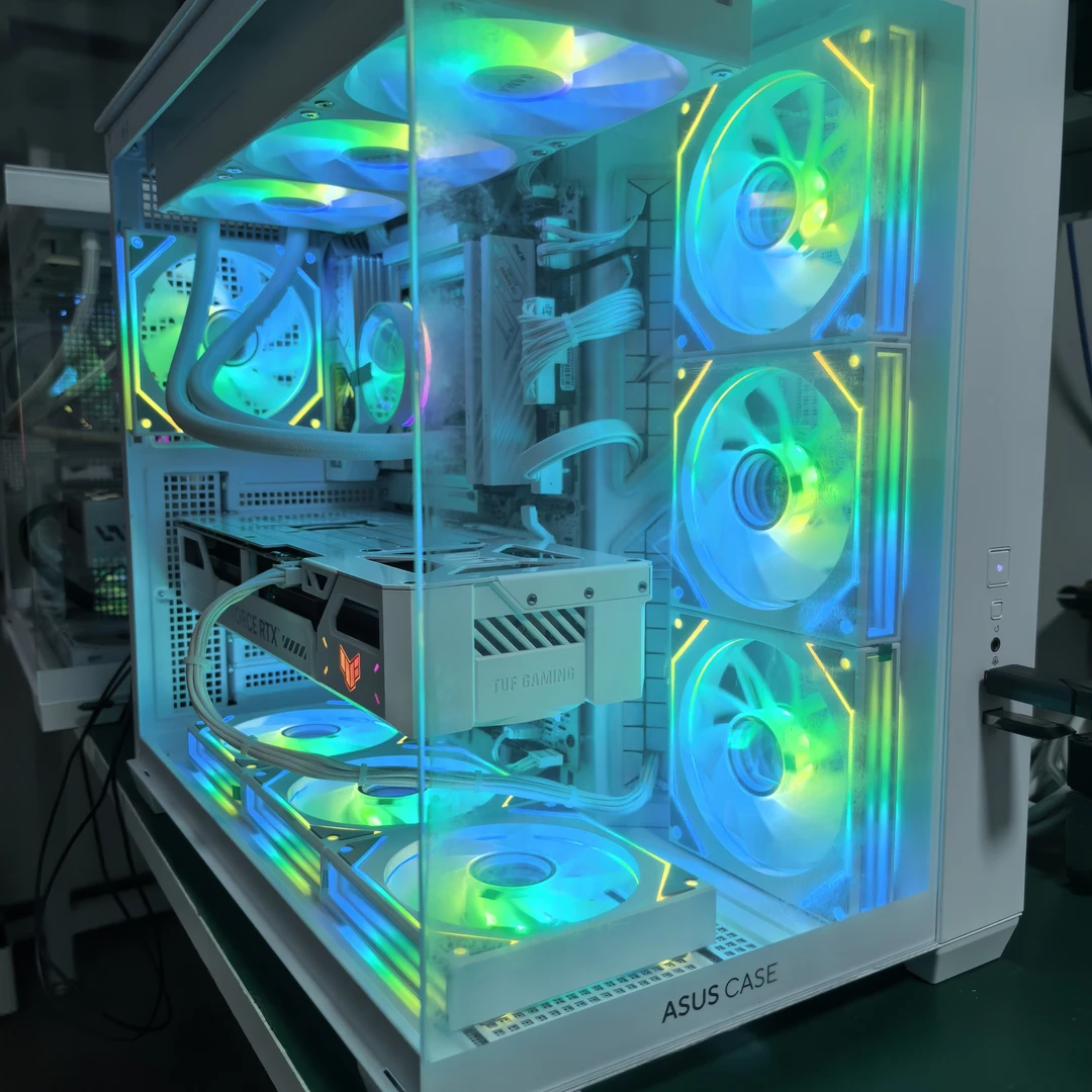 U7265KF 32GB 1T固态 5070Ti 海景房机箱