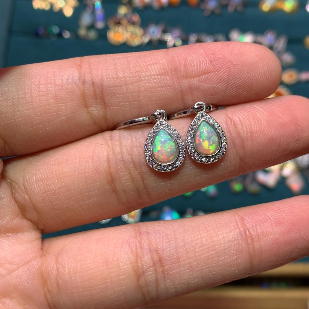 银S925镶嵌欧泊耳钉