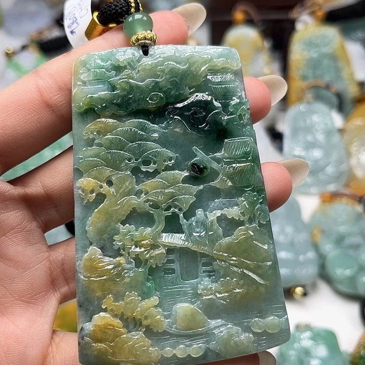 翡翠未镶嵌颈饰山水牌