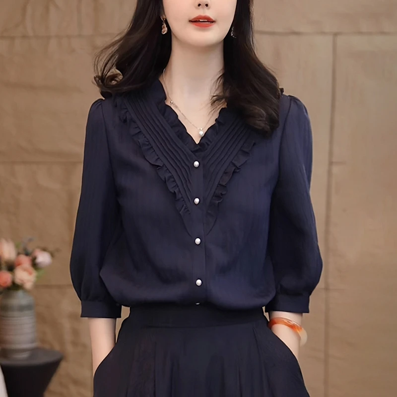 藏青色亚麻v领衬衫女2025夏季宽松显瘦洋气减龄设计感木耳边上衣