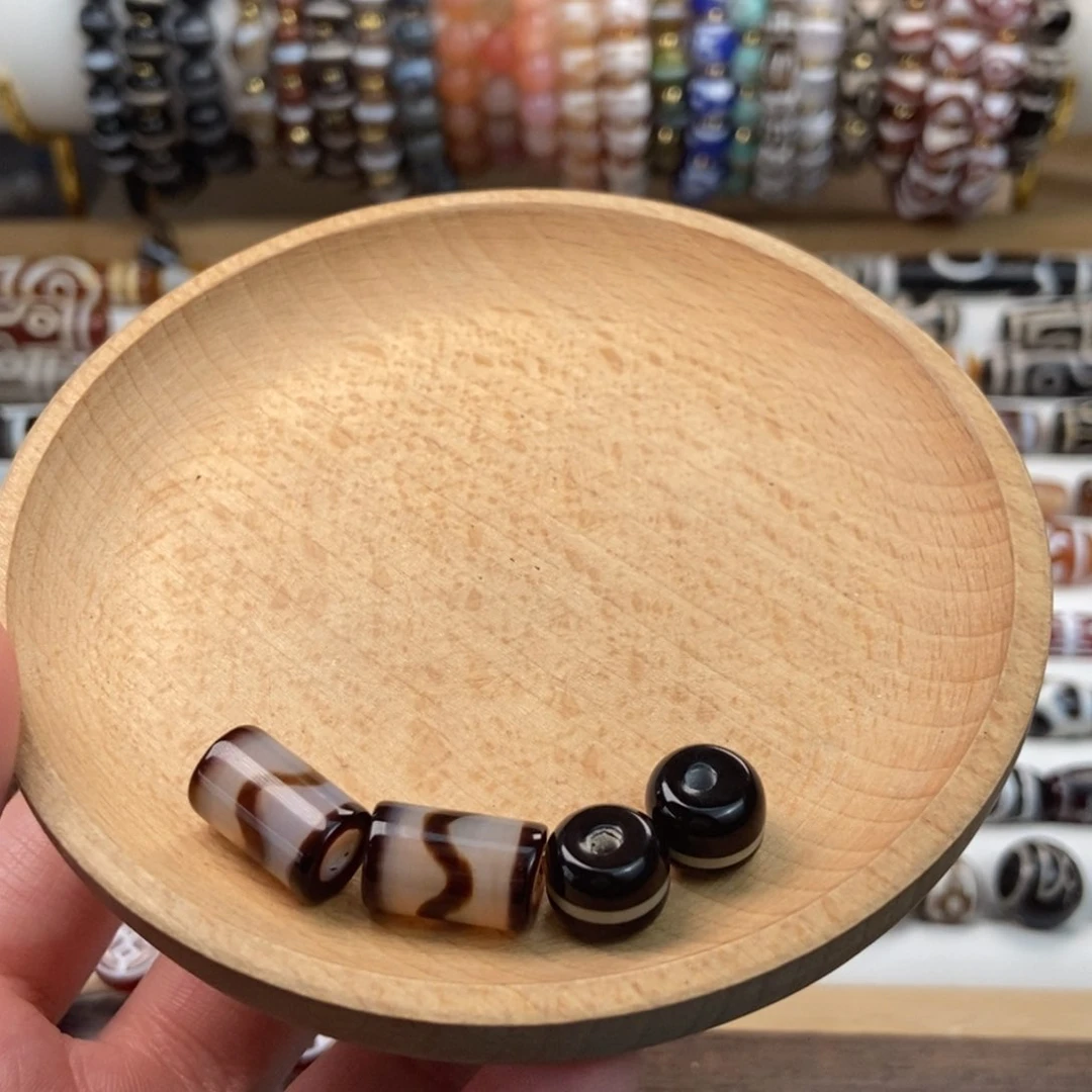 玛瑙/玉髓散珠未镶嵌赵**一