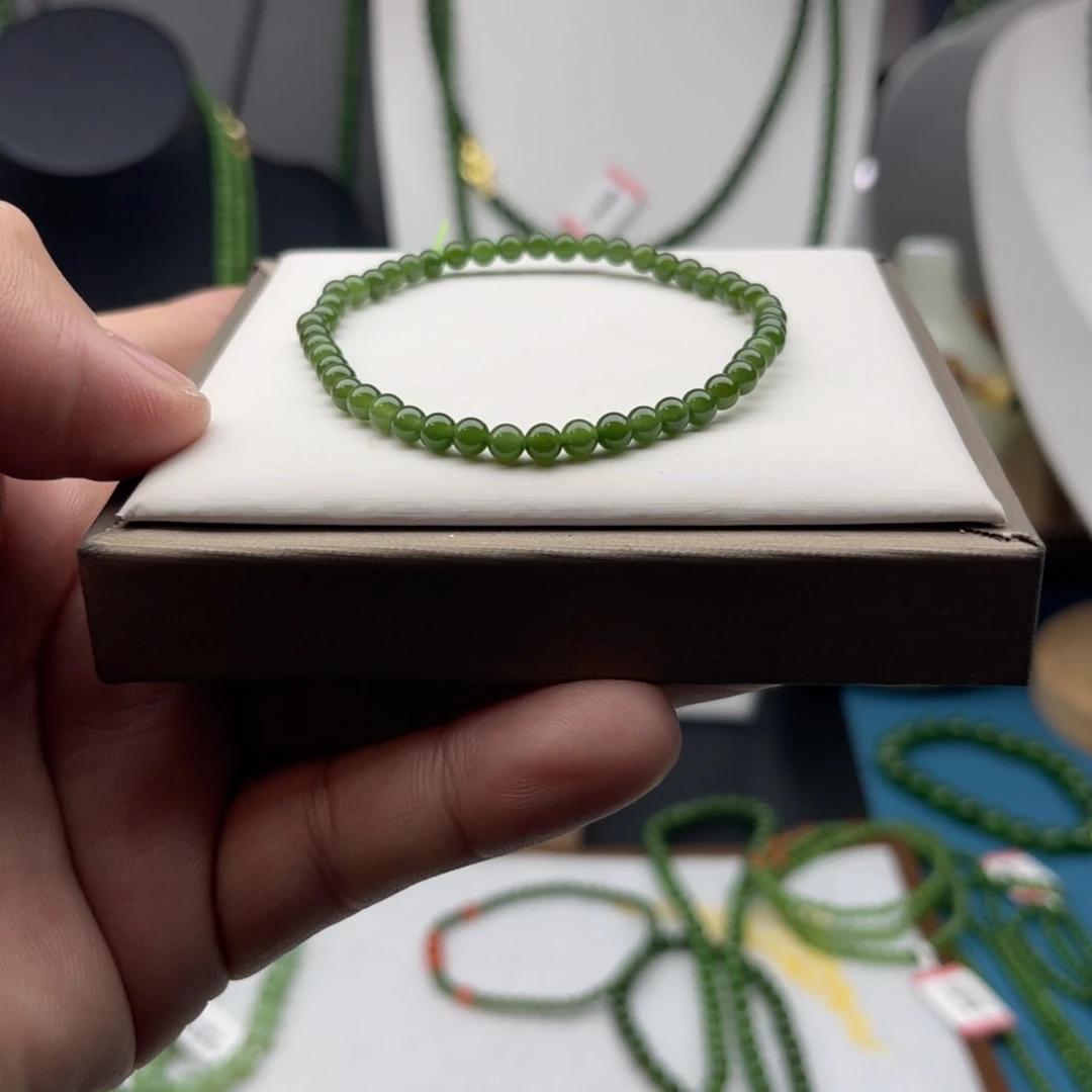 和田玉（碧玉）未镶嵌颈饰卡4手手串菠菜