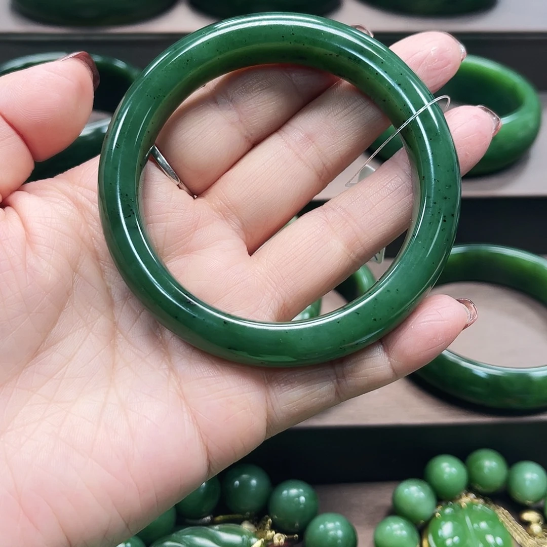 和田玉（碧玉）未镶嵌手镯