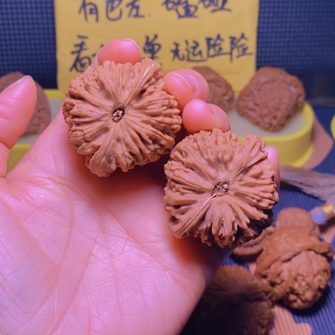 尼***制核桃文玩核桃有黄南疆011