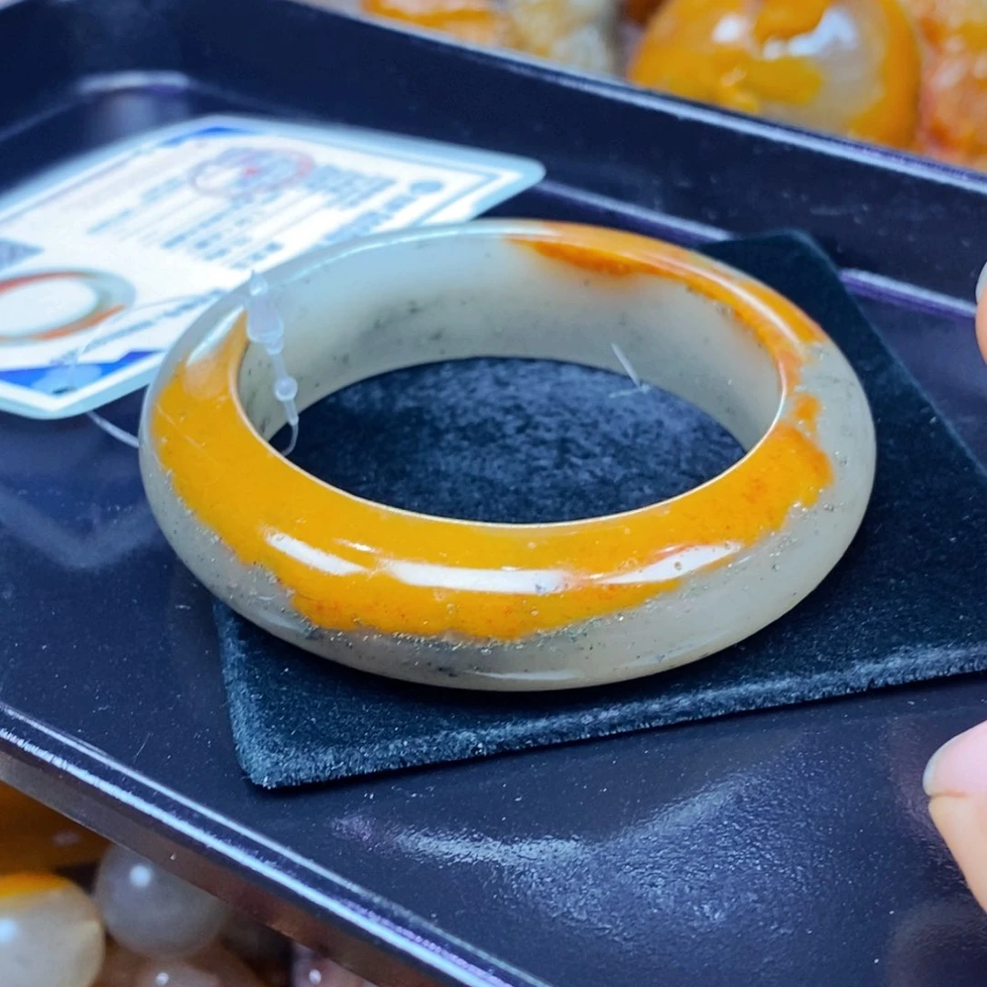 未镶嵌石英质玉（黄龙玉）吊坠(不含链)