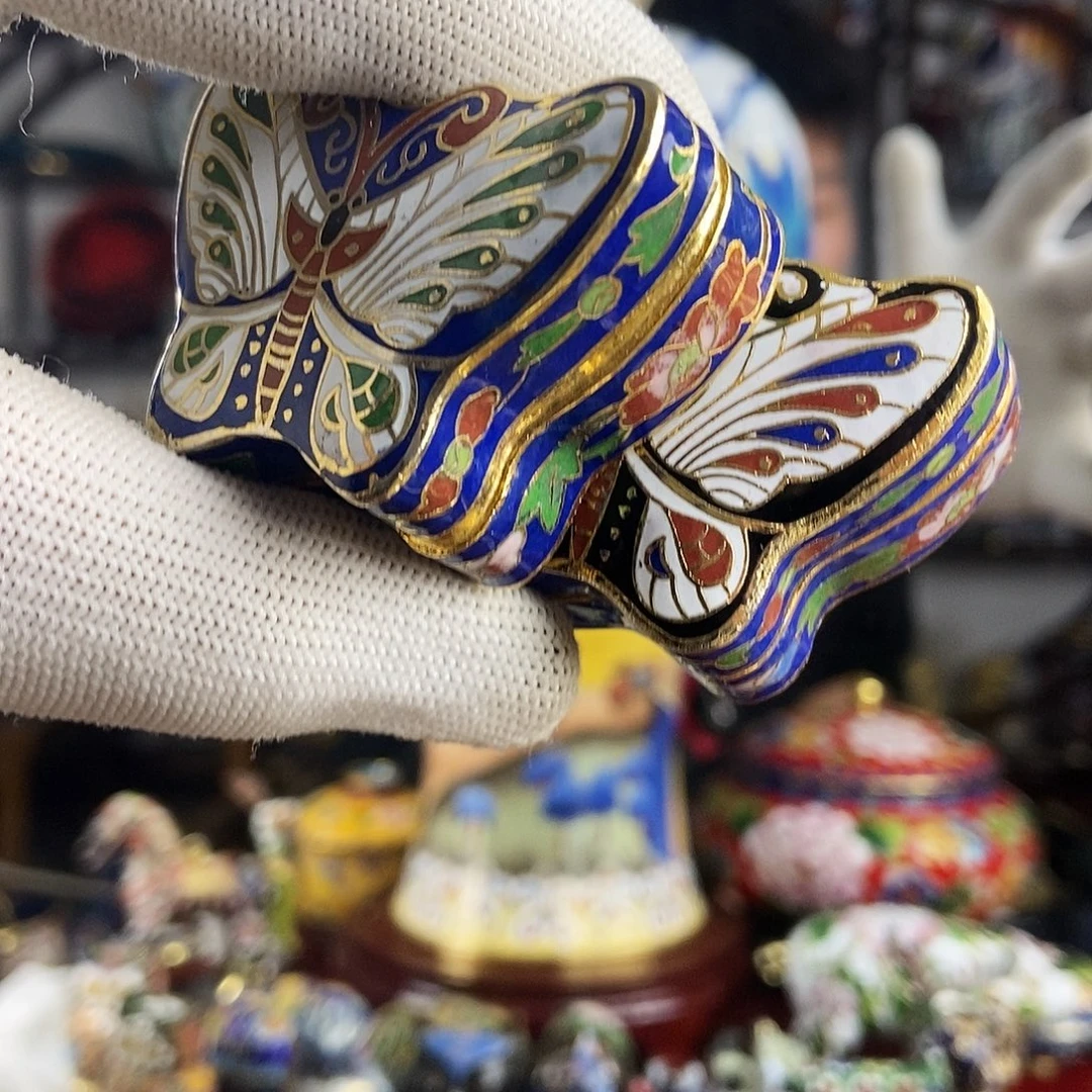 阳***使铜景泰蓝创汇蝴蝶粉盒