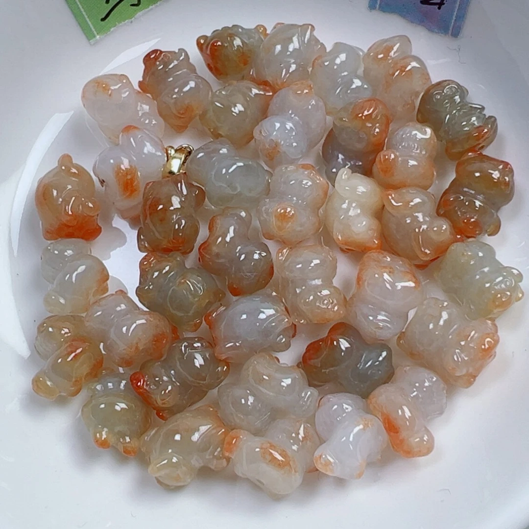 翡翠散珠翡翠生肖马，猪一个可挑