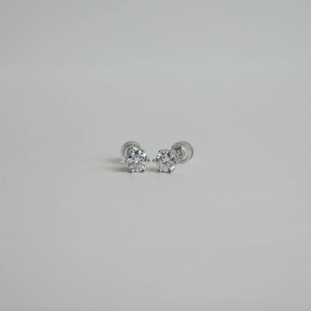 925银莫桑石耳饰 银饰耳钉镶嵌莫桑钻六爪 五十分 3