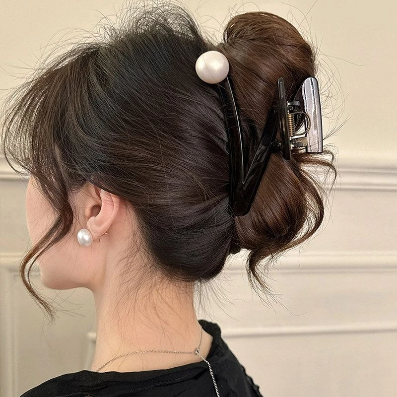 百搭简约珍珠抓夹女2025新款高级感亚克力发夹后脑勺大号鲨鱼夹子