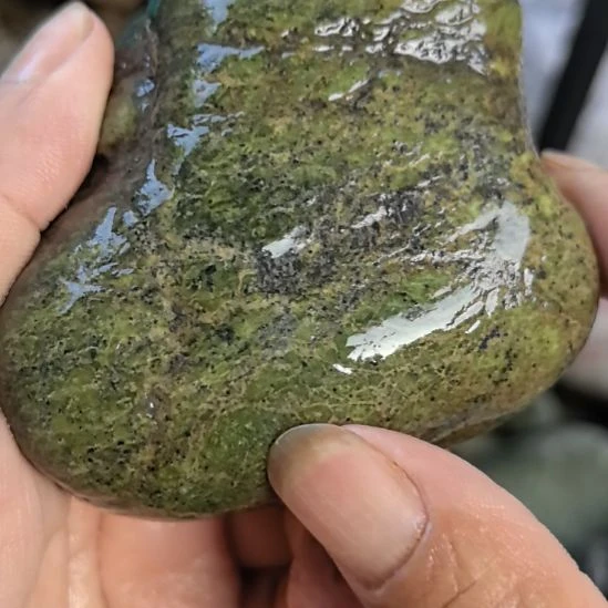 石材硫**幺藏玉药王石原石手把件一个