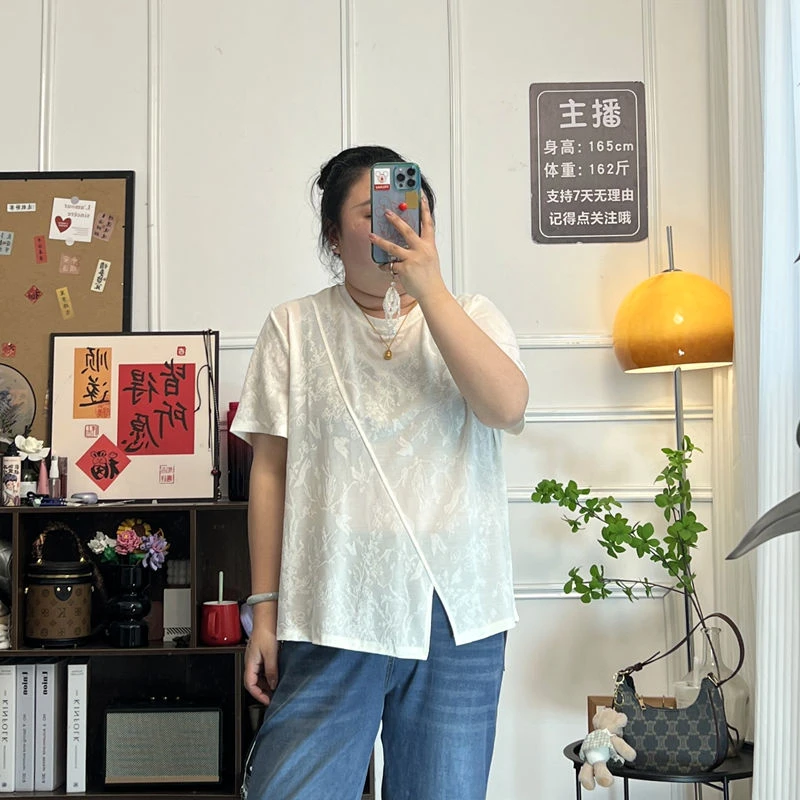 YZJ【纸片人】大码夏季圆领花纹肌理感正肩显瘦开叉短袖T恤上衣