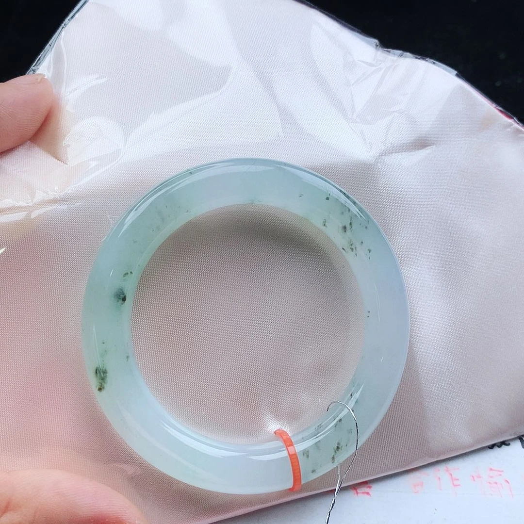 翡翠手镯未镶嵌天然翡翠手镯